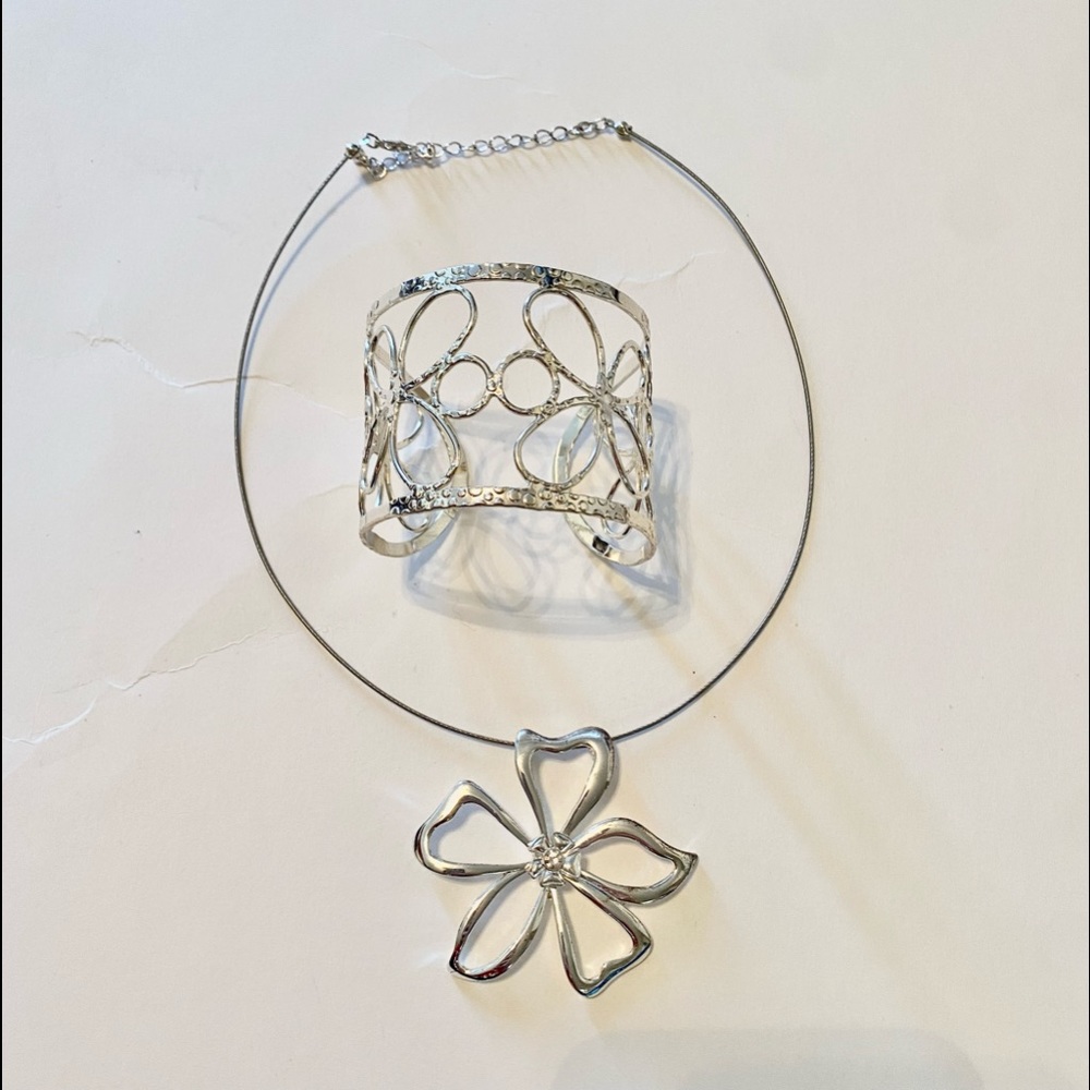 Silver Flower Necklace and Bracelet Set